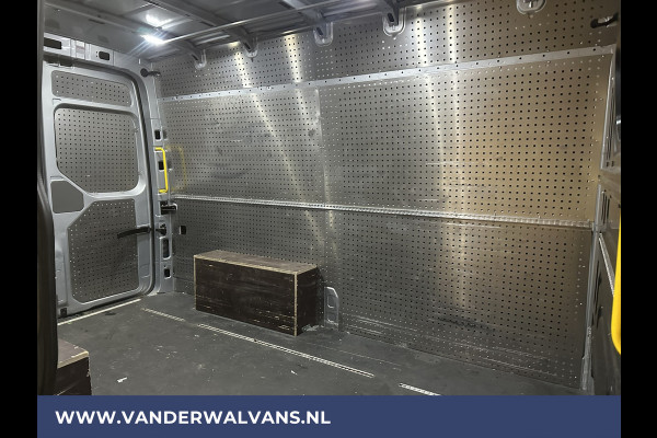 Volkswagen Crafter 2.0 TDI 141pk L3H3 L2H2 Euro6 Airco | Camera | Apple Carplay | Android Auto Cruisecontrol, Chauffeursstoel, Parkeersensoren, Bijrijdersbank