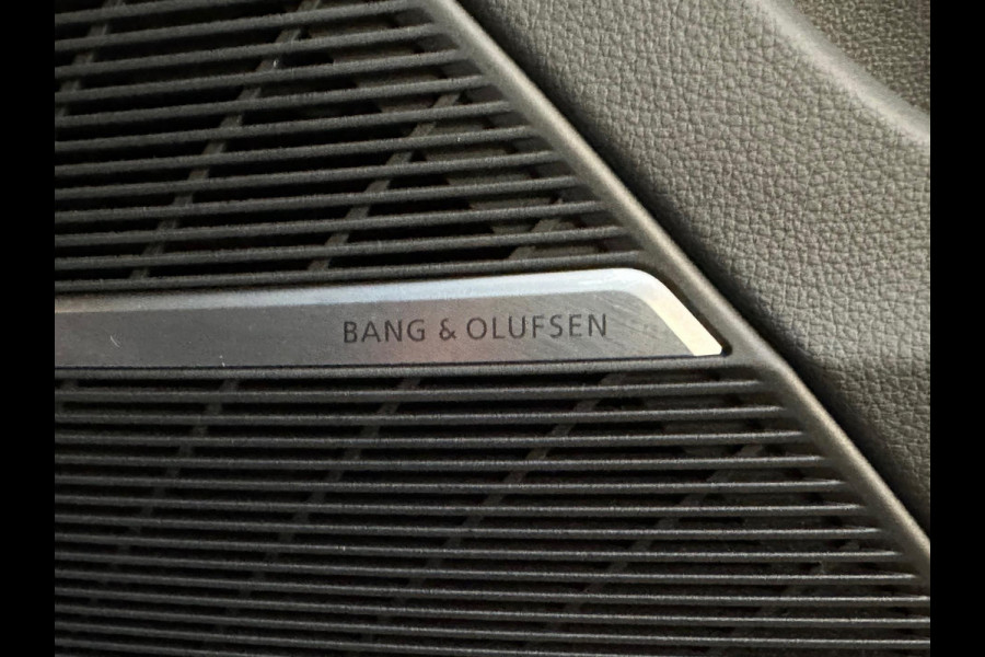 Audi Q8 55 TFSI Quattro S Line. Marix - B&O - Pano - Lucht
