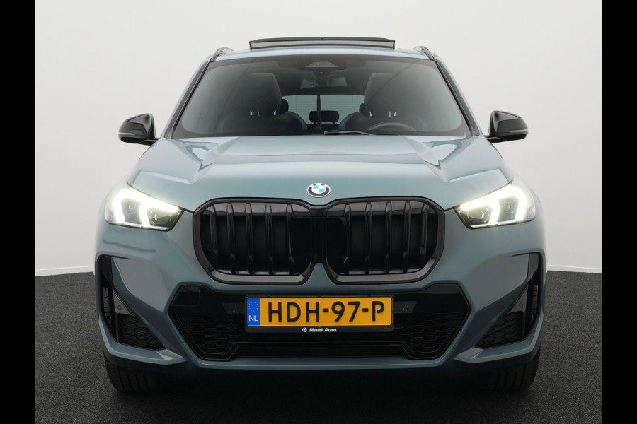 BMW X1 sDrive20i M-Sport | Panodak | Trekhaak af Fabriek | Camera | Carplay | Led | Alcantara Sportstoelen | Keyless |