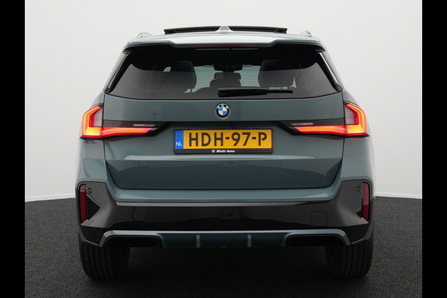 BMW X1 sDrive20i M-Sport | Panodak | Trekhaak af Fabriek | Camera | Carplay | Led | Alcantara Sportstoelen | Keyless |