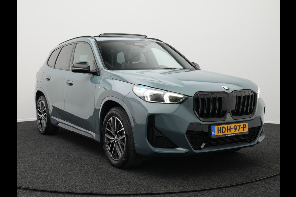 BMW X1 sDrive20i M-Sport | Panodak | Trekhaak af Fabriek | Camera | Carplay | Led | Alcantara Sportstoelen | Keyless |