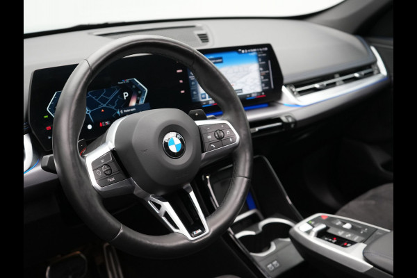 BMW X1 sDrive20i M-Sport | Panodak | Trekhaak af Fabriek | Camera | Carplay | Led | Alcantara Sportstoelen | Keyless |