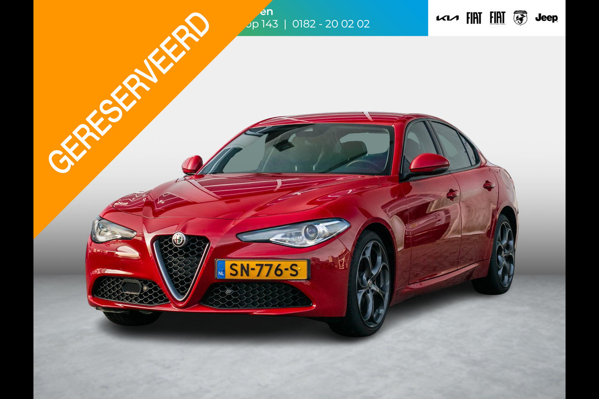 Alfa Romeo Giulia 2.0T Super | Leder | Xenon | 19"| Apple Carplay | Camera | PDC | Stoel&Stuur Verwarming | Rosso Alfa