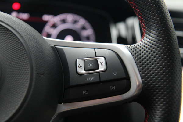 Volkswagen Golf 2.0 TSI GTI TCR/PANO/DEALER-OH/KEYLESS/ACC/DYNA/VOL