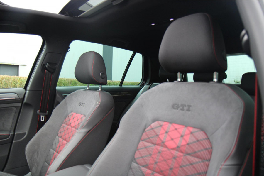 Volkswagen Golf 2.0 TSI GTI TCR/PANO/DEALER-OH/KEYLESS/ACC/DYNA/VOL