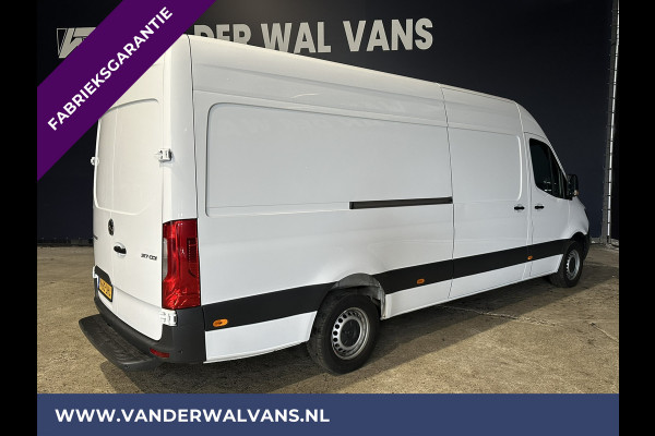 Mercedes-Benz Sprinter 317 CDI 170pk L3H2 Fabrieksgarantie Euro6 ** Airco | Cruisecontrol | Camera | Apple Carplay Android Auto, Cruisecontrol, Parkeersensoren, Chauffeursstoel, Stoelverwarming, Bijrijdersbank