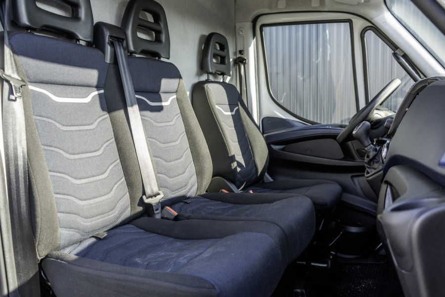 Iveco Daily 35S14V 2.3 L4H2 | Automaat | Euro 6 | Cruise | Climate | 3500 KG Trekgewicht | Trekhaak