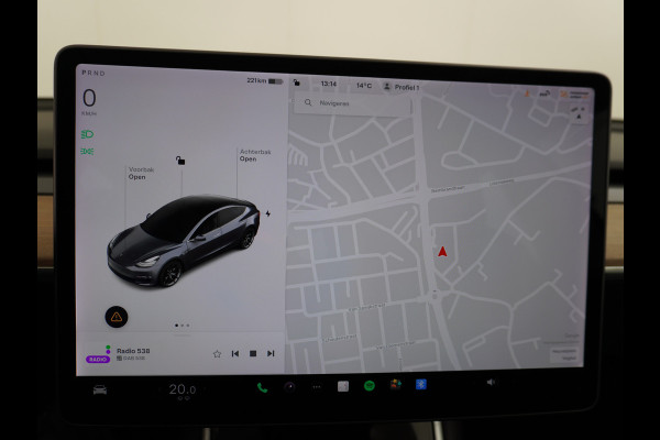 Tesla Model 3 Performance 513pk  0-100kmh in 3,4 sec! Lmv 20" FSD-3 computer AutoPilot Carbon-Spoiler Premium-HiFi Pano.dak Camera Leer Adapti Navi full map LED-a+v Comfortstoelen ACC DAB Voorverwarmen interieur via App Keyless via Telefoonsleutel One-Pedal-Drive 4WD Rode Remklauwen Carbon-Spoiler Premium Audio Veel grip door 4WD vierwielaandrijving.  Origineel Nederlandse auto! Nieuwprijs €65.680 Accu garantie tot 27-12-2027