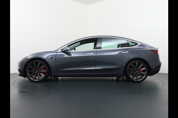 Tesla Model 3 Performance 513pk  0-100kmh in 3,4 sec! Lmv 20" FSD-3 computer AutoPilot Carbon-Spoiler Premium-HiFi Pano.dak Camera Leer Adapti Navi full map LED-a+v Comfortstoelen ACC DAB Voorverwarmen interieur via App Keyless via Telefoonsleutel One-Pedal-Drive 4WD Rode Remklauwen Carbon-Spoiler Premium Audio Veel grip door 4WD vierwielaandrijving.  Origineel Nederlandse auto! Nieuwprijs €65.680 Accu garantie tot 27-12-2027