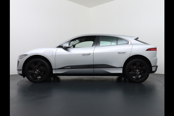 Jaguar I-PACE EV400 90kWh AUT. 400PK 696Nm AWD Leer+Verwarmd 20"lm Trekhaak Apple Carplay Android Navi Camera's LED Park-Assist PDC-a+v Keyles LED MultiMedia Bordherkenning koplampreiniging Lane-Assist App-Connect Voorwerwarming/koeling WiFi  DigiDash DAB 4WD Low Friction Launch Roll Stability Control Uitparkeer waarschuwing Vermoeidheids herkenning Orig NLse auto Accu-garantie 28-12-2027 / 160dkm Snelladen tot 104kw