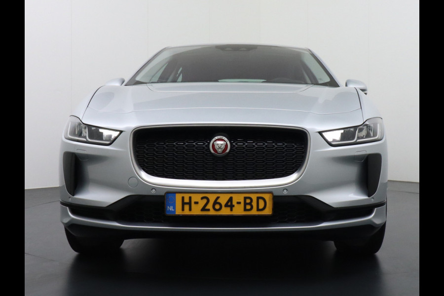 Jaguar I-PACE EV400 90kWh AUT. 400PK 696Nm AWD Leer+Verwarmd 20"lm Trekhaak Apple Carplay Android Navi Camera's LED Park-Assist PDC-a+v Keyles LED MultiMedia Bordherkenning koplampreiniging Lane-Assist App-Connect Voorwerwarming/koeling WiFi  DigiDash DAB 4WD Low Friction Launch Roll Stability Control Uitparkeer waarschuwing Vermoeidheids herkenning Orig NLse auto Accu-garantie 28-12-2027 / 160dkm Snelladen tot 104kw