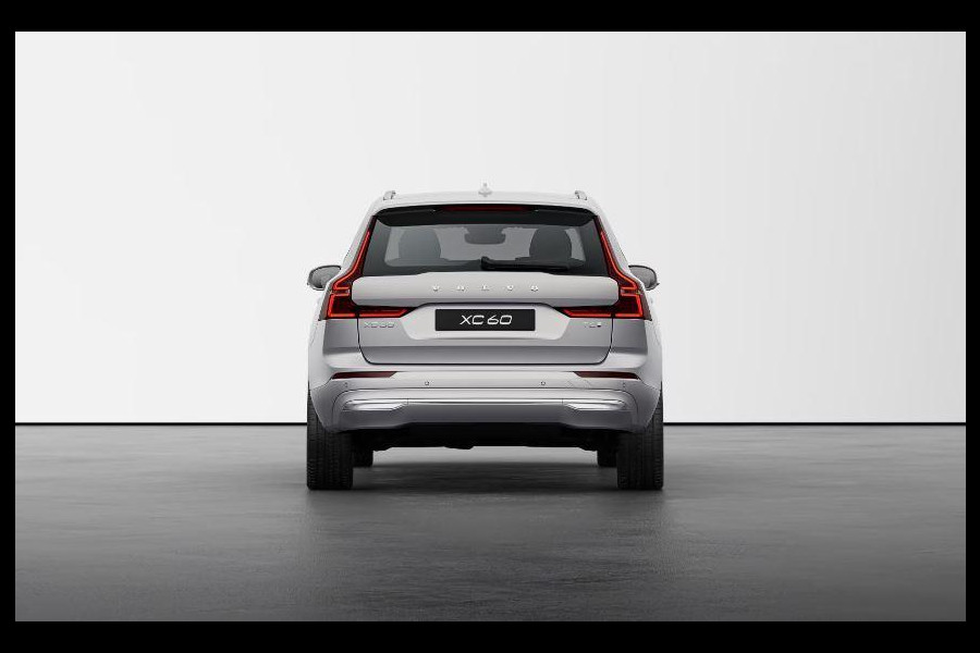 Volvo XC60 T6 350PK Automaat Plug-in hybrid AWD Plus Dark / Panoramadak / Harman Kardon / Luchtvering / 360 camera / Sport stoelen / 21'' velgen