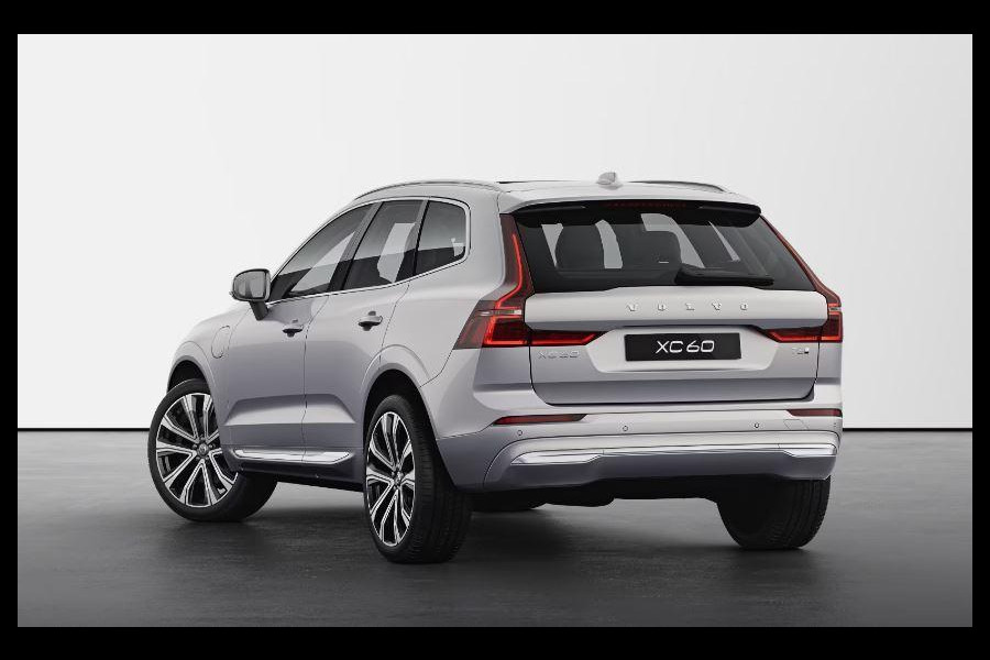 Volvo XC60 T6 350PK Automaat Plug-in hybrid AWD Plus Dark / Panoramadak / Harman Kardon / Luchtvering / 360 camera / Sport stoelen / 21'' velgen