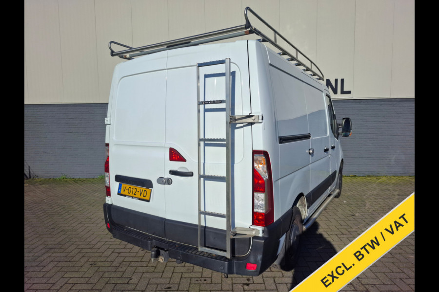 Renault Master T33 2.3dCi L1H1 3-Pers. Camera Pdc Cruise Imperiaal Trekhaak Airco Lat om lat Betimmering Betonplex Vloer Schuifdeur 2.500kg Trekgewicht 1e Eigenaar Euro 6