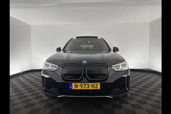 BMW iX3 High Executive 80 kWh [ 3-Fase ] (INCL.BTW) *PANO | ADAPTIVE-CRUISE | HARMAN/KARDON | FULL-LEATHER | MEMORY-PACK | DIGI-COCKPIT | BLIS | SURROUND-VIEW | SPORT-SEATS | KELESS | NAVI-FULLMAP | 20''ALU*