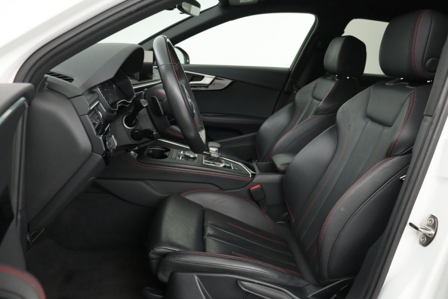 Audi A4 35 TFSI Sport S Line Black Edition | 1e eigenaar | Leder | Stoelverwarming | Trekhaak | Full LED | Sportstoelen | Navigatie | Climate control