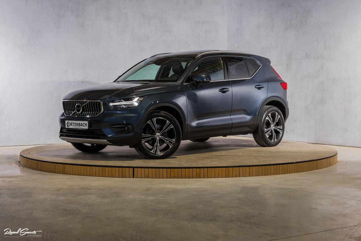 Volvo XC40 2.0 B4 Inscription | Panorama dak | Harman Kardon | Apple carplay | Adaptieve cruise |