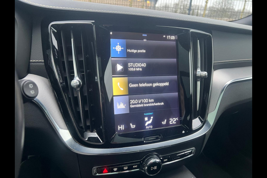 Volvo V60 T8 Recharge AWD R-Design Plug in Hybrid PHEV | Panodak | Lederen Sportstoelen Memory | Trekhaak af Fabriek | Harman Kardon | Navigatie | Virtual | Apple Carplay | Camera | DAB | L.M. 19" |