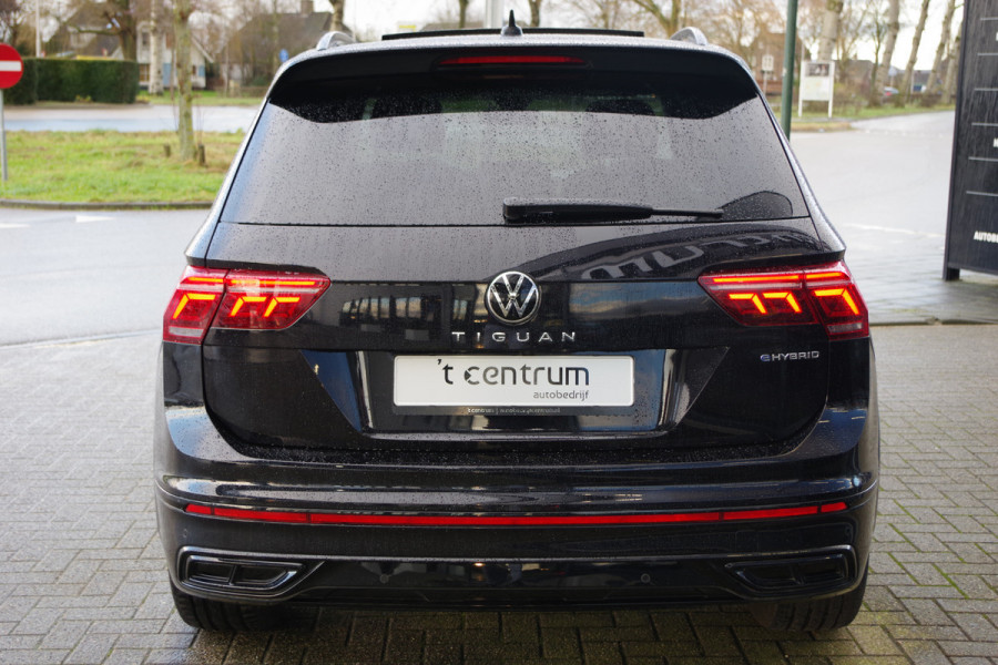 Volkswagen Tiguan 1.4 TSI eHybrid 245 PK R-Line BNS+ PHEV, Panoramadak, Leder, Trekhaak, Navi Pro, IQ-LED