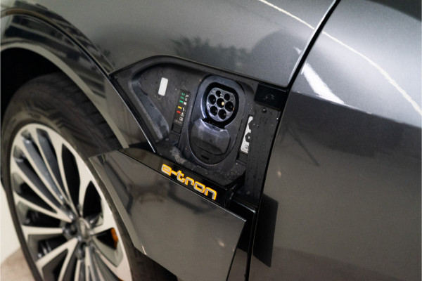 Audi e-tron 55 Quattro S-Edition 95 kWh 408PK | NL AUTO+NAP | Pano | B&O | Trekhaak | Ambient | Memory | VOL! 12 MND Garantie