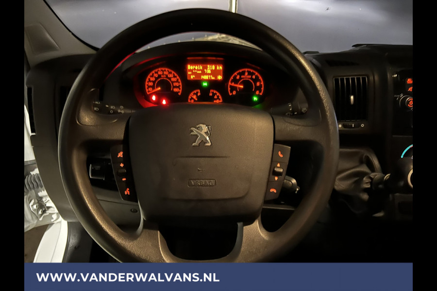 Peugeot Boxer 2.2 BlueHDi 141pk L2H1 Euro6 Airco | Navigatie | Camera | Cruisecontrol | imperiaal, 2500kg trekhaak, parkeersensoren, bijrijdersbank, trap