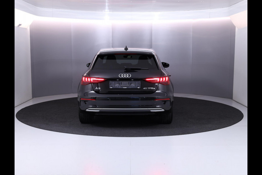 Audi A3 Sportback 40 TFSI e Advanced edition 204 pk S-tronic | Navigatie | Parkeersensoren achter | Cruise control | Stoelverwarming | Full-LED koplampen |