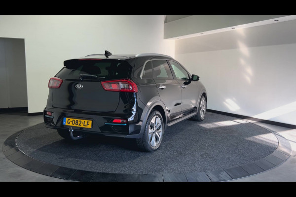 Kia e-Niro ExecutiveLine 64 kWh | Warmtepomp | Navigatie | Achterbank verwarmd | Parkeersensoren voor en achter  SoH (batterijcheck) 100 % score!