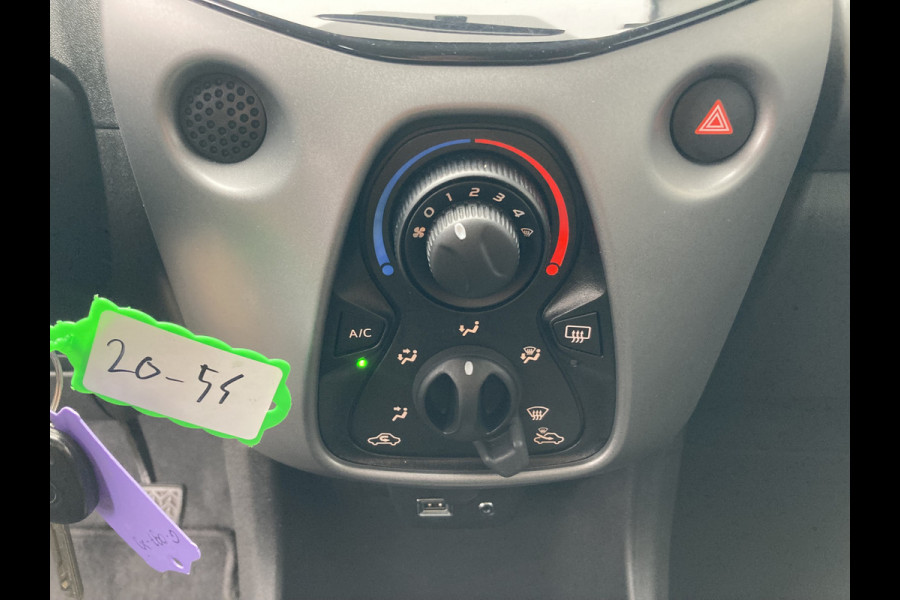 Toyota Aygo 1.0 VVT-i X-Play 5-drs. CAMERA/CARPLAY/AIRCO/LIMITER