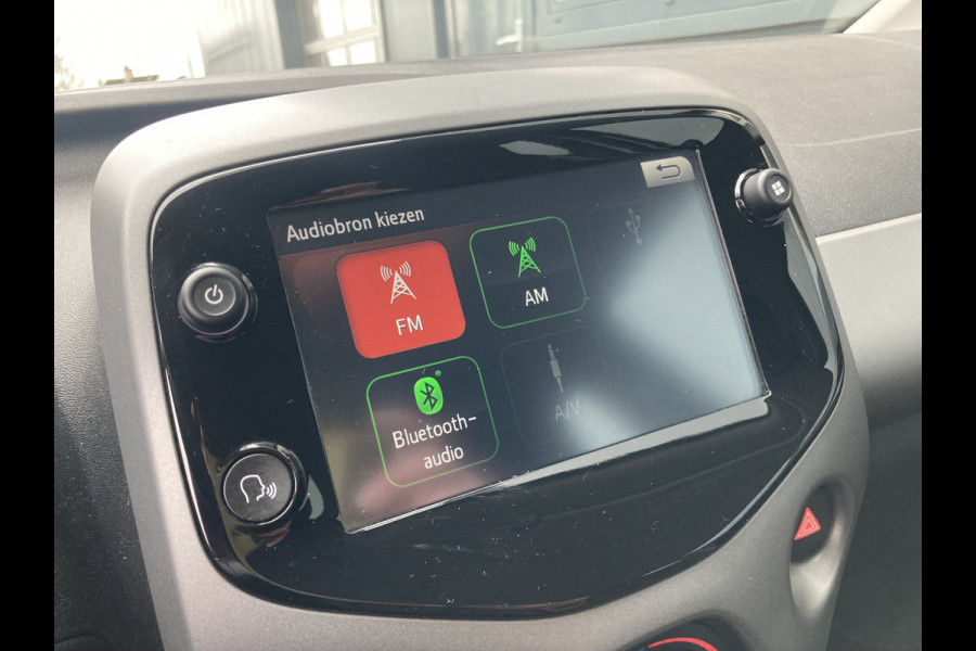 Toyota Aygo 1.0 VVT-i X-Play 5-drs. CAMERA/CARPLAY/AIRCO/LIMITER