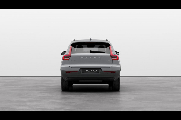 Volvo XC40 B4 211PK Automaat Plus Dark / Lighting Pack / Pixel led / 20'' Velgen / Donker getint glas