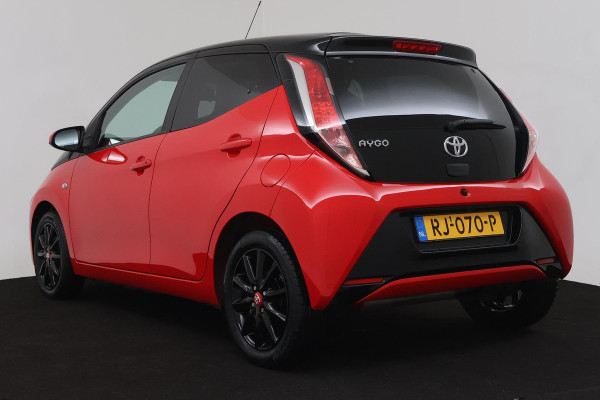 Toyota Aygo 1.0 VVT-i x-joy (BLUETOOTH, ACHTERUITRIJCAMERA, NL-AUTO)