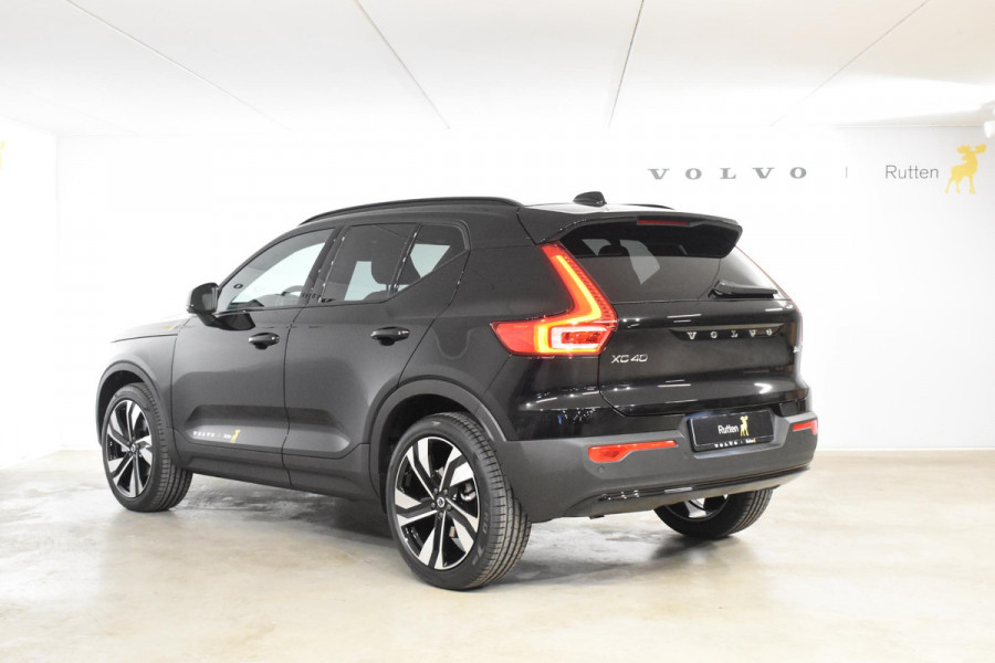 Volvo XC40 B4 211PK Automaat Plus Dark / Lighting Pack / Pixel led / 20'' Velgen / Donker getint glas