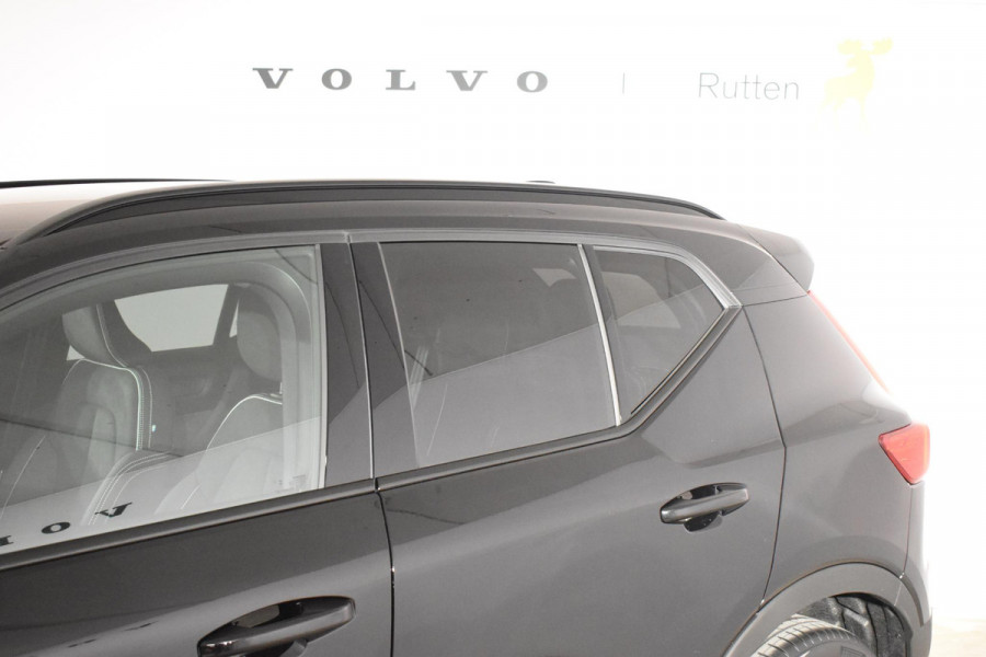 Volvo XC40 B4 211PK Automaat Plus Dark / Lighting Pack / Pixel led / 20'' Velgen / Donker getint glas