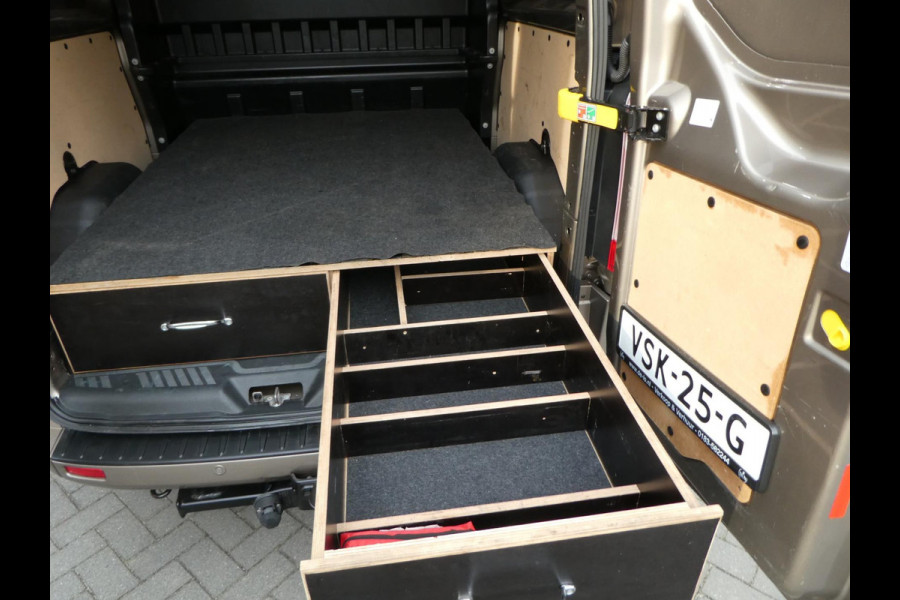 Ford Transit Custom 300 2.0 TDCI 170 pk L2H1 Limited DC 2 x schuifdeur airco navigatie