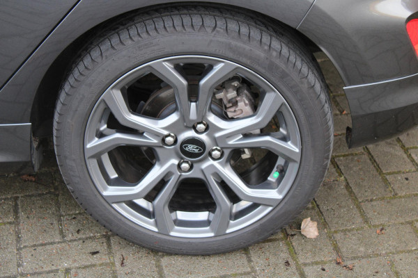 Ford Fiesta 1.0 EcoBoost 125 PK St Line | Voorruitverwarming | Stoelverwarming | Climate Control | Cruise Control | 17 Inch Lichtmetalen Velgen | PDC Achter | Privacy Glass