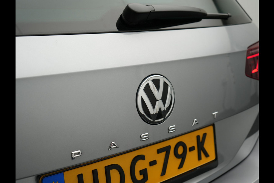 Volkswagen Passat Variant 1.4 TSI PHEV GTE Plug in Hybrid 218pk PHEV | Panodak | Trekhaak | Leder | Adaptive Cruise | Carplay | Navigatie | Virtual Cockpit  | Camera | Stoel & Stuurverwarming | IQ Light |