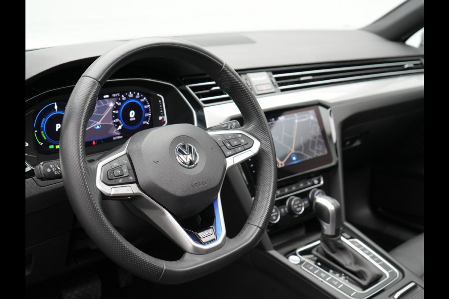 Volkswagen Passat Variant 1.4 TSI PHEV GTE Plug in Hybrid 218pk PHEV | Panodak | Trekhaak | Leder | Adaptive Cruise | Carplay | Navigatie | Virtual Cockpit  | Camera | Stoel & Stuurverwarming | IQ Light |