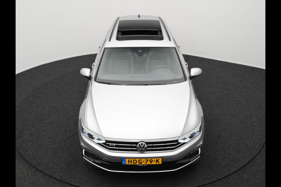 Volkswagen Passat Variant 1.4 TSI PHEV GTE Plug in Hybrid 218pk PHEV | Panodak | Trekhaak | Leder | Adaptive Cruise | Carplay | Navigatie | Virtual Cockpit  | Camera | Stoel & Stuurverwarming | IQ Light |