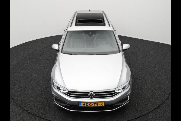 Volkswagen Passat Variant 1.4 TSI PHEV GTE Plug in Hybrid 218pk PHEV | Panodak | Trekhaak | Leder | Adaptive Cruise | Carplay | Navigatie | Virtual Cockpit  | Camera | Stoel & Stuurverwarming | IQ Light |