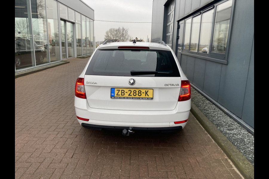 Škoda Octavia Combi 1.0 TSi 115pk Ambition Business NAVI/CARPLAY/CLIMA/CRUISE/PDC/TREKHAAK