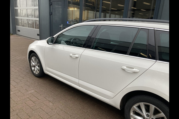 Škoda Octavia Combi 1.0 TSi 115pk Ambition Business NAVI/CARPLAY/CLIMA/CRUISE/PDC/TREKHAAK