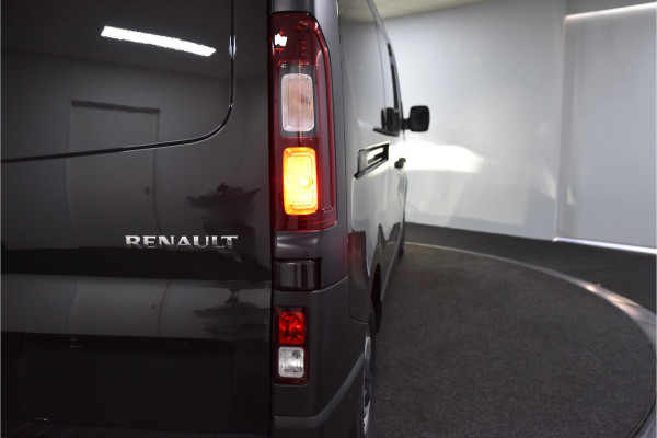 Renault Trafic 2.0 Blue dCi 150 PK T30 L2H1 Advance | Cruise | Camera | PDC | NAV+App Connect | Airco | 4-seizoens banden | LED | 3015