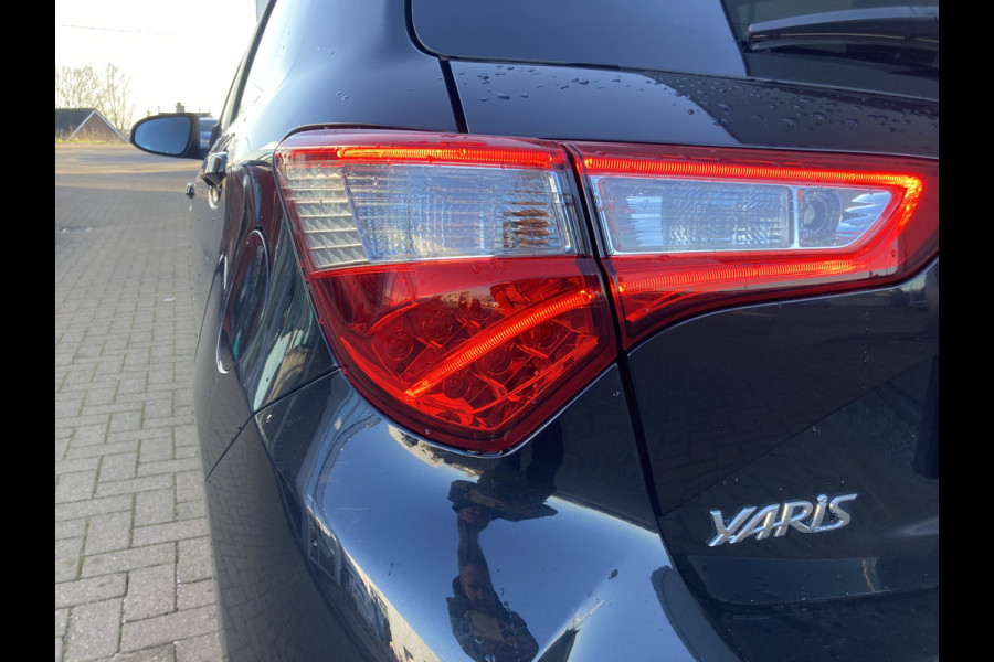 Toyota Yaris 1.5 VVT-i Dynamic Automaat 5-drs. CAMERA/CARPLAY/KEYLESS/CRUISE/15INCH