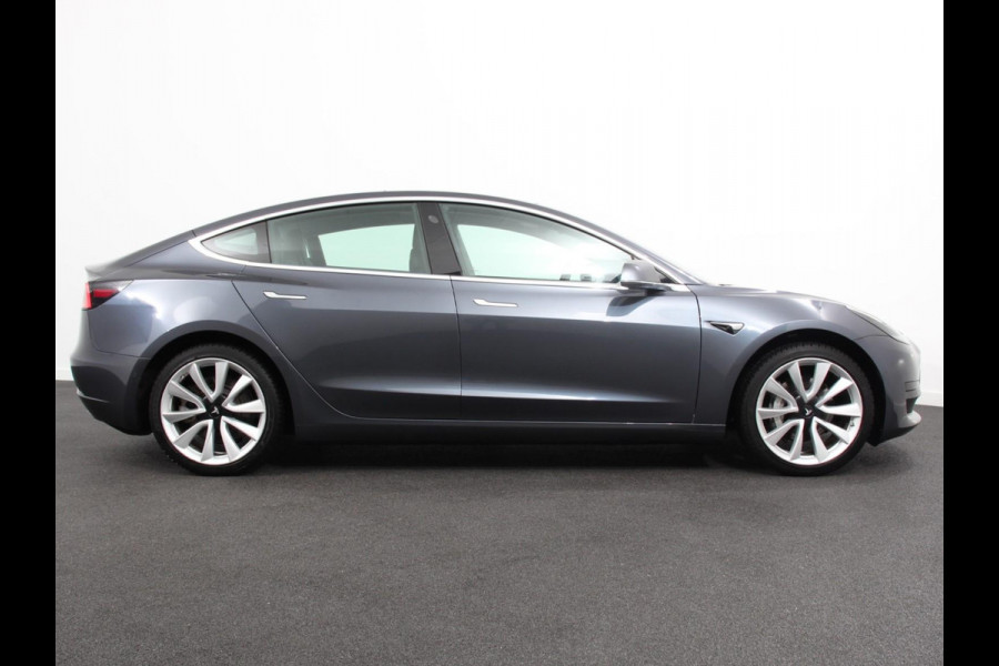 Tesla Model 3 Standard RWD Plus 60 kWh | Autopilot | Leder | Navigatie | PDC VA | Camera | 19" LM Velgen