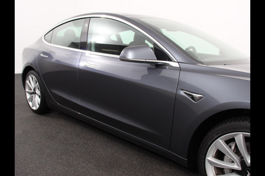 Tesla Model 3 Standard RWD Plus 60 kWh | Autopilot | Leder | Navigatie | PDC VA | Camera | 19" LM Velgen