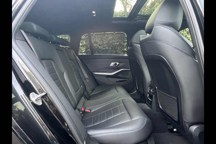 BMW 3 Serie Touring 330e High Executive M Sport | Pano | Sportstoelen | 19' inch | KANON !!