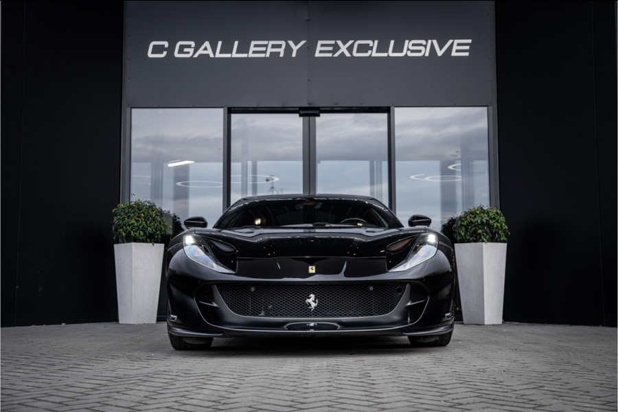 Ferrari 812 6.5 V12 Superfast HELE - Passenger Display | Lift l Black on Black