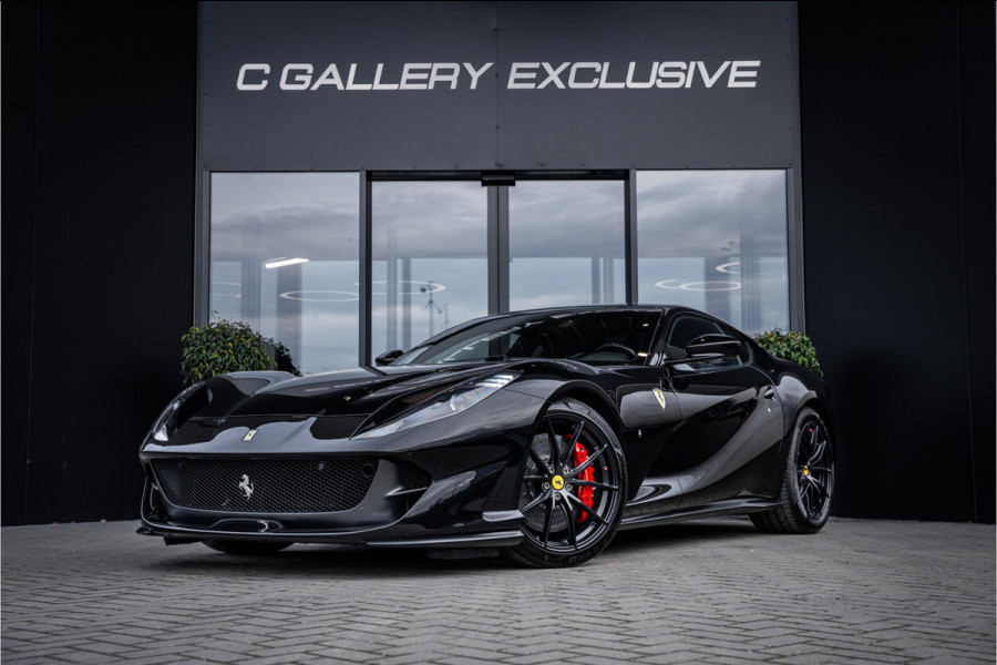 Ferrari 812 6.5 V12 Superfast HELE - Passenger Display | Lift l Black on Black