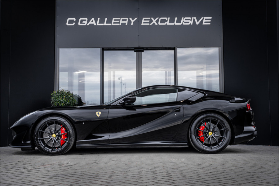 Ferrari 812 6.5 V12 Superfast HELE - Passenger Display | Lift l Black on Black