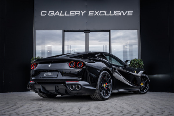 Ferrari 812 6.5 V12 Superfast HELE - Passenger Display | Lift l Black on Black